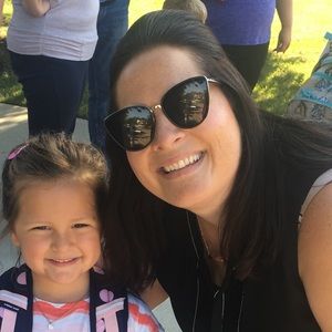 Meet your Posher, Lauren